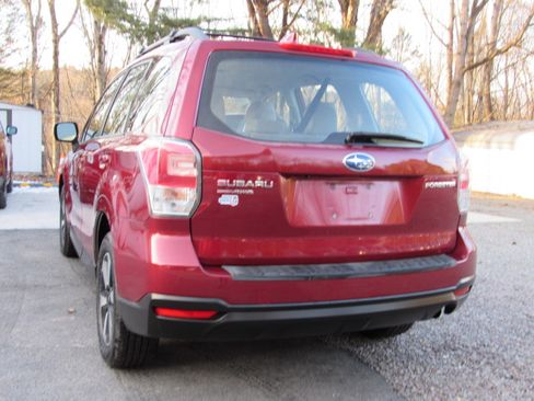 Used 2018 Subaru Forester 2.5i Premium image 8