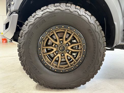 Used 2017 Ford F150 4x4 Crew Cab Raptor image 10