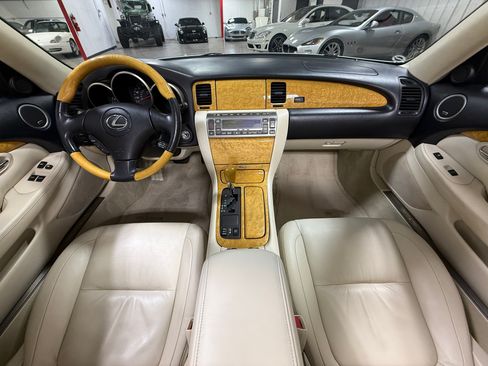 Used 2004 Lexus SC 430 Convertible RWD image 23