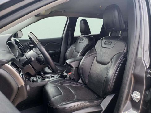 Used 2019 Jeep Cherokee 4WD Overland image 10