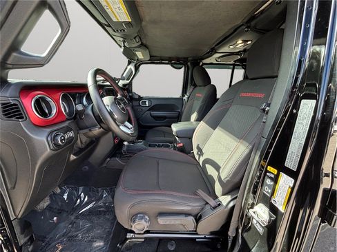 Used 2021 Jeep Gladiator Rubicon image 2