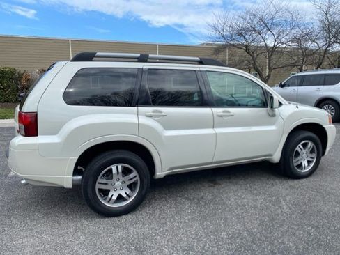 Used 2007 Mitsubishi Endeavor SE image 2