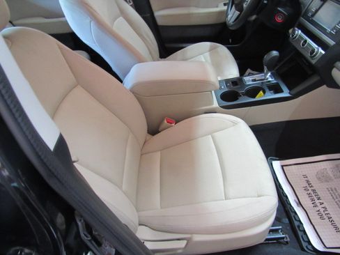 Used 2016 Subaru Legacy 2.5i AWD/4WD image 16