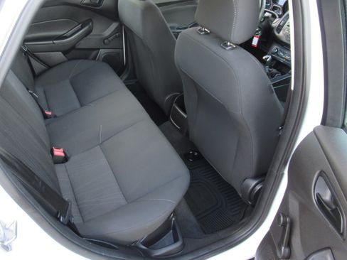 Used 2015 Ford Focus S image 16