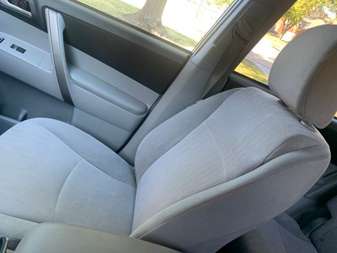 Used 2010 Toyota Highlander Sport image 16