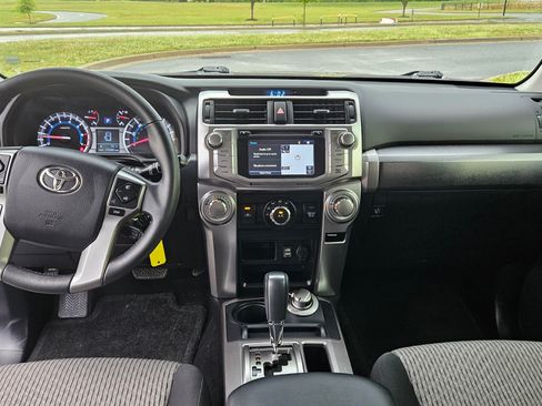 Used 2018 Toyota 4Runner 4WD image 14