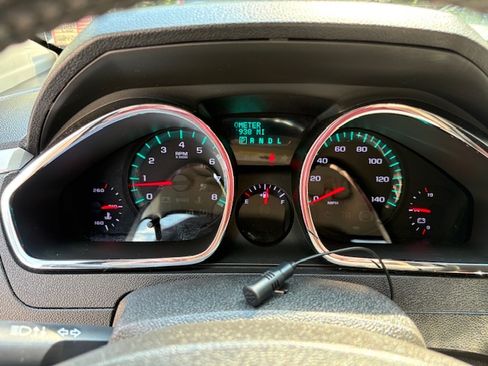 Used 2012 Chevrolet Traverse LT image 28