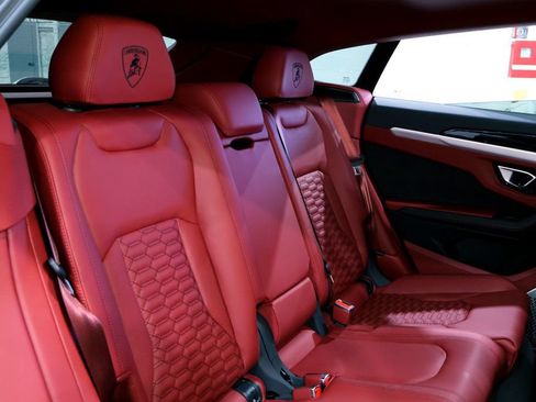 Used 2022 Lamborghini Urus AWD/4WD image 37