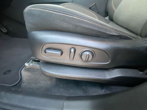 Used 2020 Chevrolet Traverse LT image 26