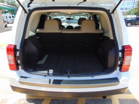 Used 2017 Jeep Patriot 75th Anniversary image 8