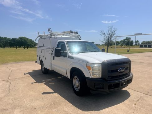 Used 2013 Ford F350 2WD Regular Cab Super Duty image 3