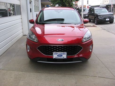 Used 2020 Ford Escape FWD SEL image 2
