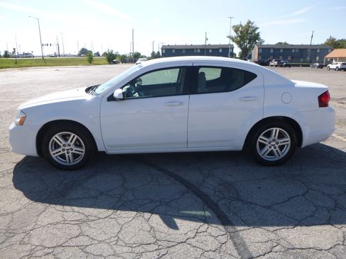 Used 2011 Dodge Avenger Mainstreet FWD image 5