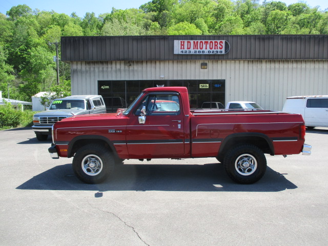 Used 1991 Dodge D/W Truck 150 AWD/4WD image 1
