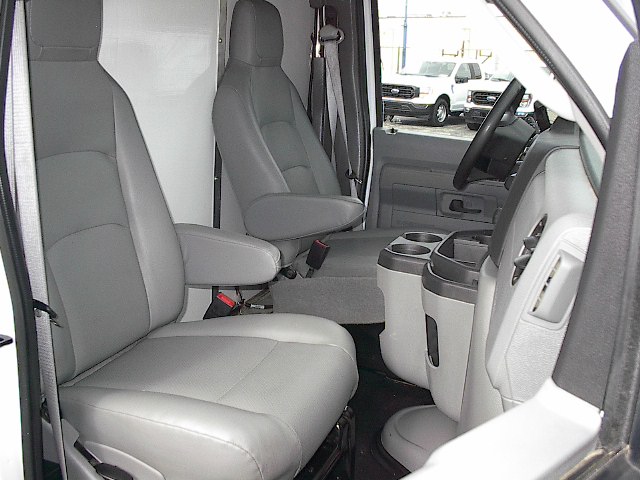 Used 2024 Ford E-450 and Econoline 450 RWD image 15