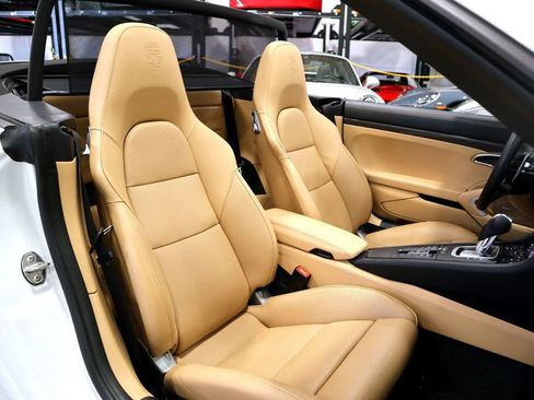 Used 2017 Porsche 911 Turbo S Cabriolet AWD/4WD image 18