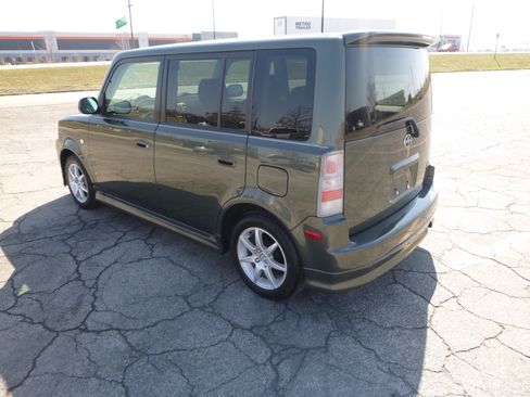Used 2005 Scion xB image 8