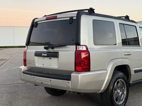 Used 2008 Jeep Commander Sport image 34