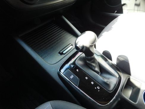 Used 2018 Kia Forte LX image 17