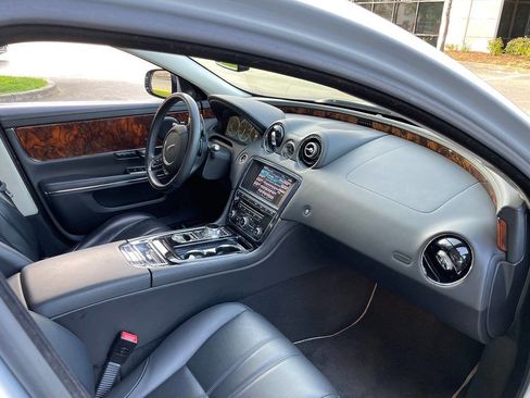 Used 2013 Jaguar XJ Supercharged image 13
