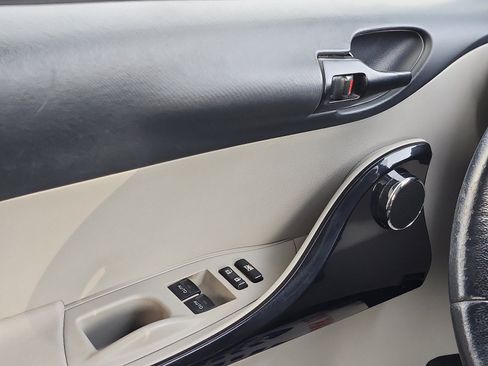 Used 2014 Scion iQ 10 Series image 12