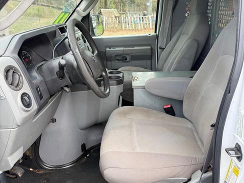 Used 2011 Ford E-250 and Econoline 250 image 5