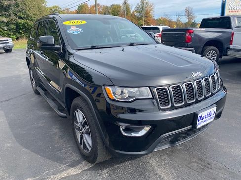 Used 2018 Jeep Grand Cherokee Laredo image 4
