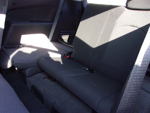 Used 2011 Chevrolet Traverse Limited LT image 6