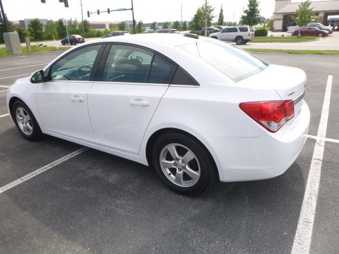 Used 2016 Chevrolet Cruze Limited LT Sedan FWD image 8