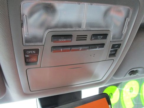 Used 2018 Toyota Highlander XLE image 47