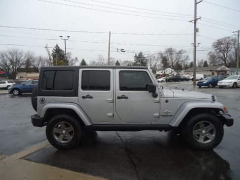 Used 2013 Jeep Wrangler Freedom Edition image 1