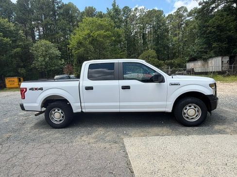 Used 2017 Ford F150 4x4 SuperCrew image 2