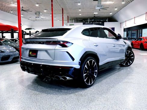 Used 2022 Lamborghini Urus AWD/4WD image 13