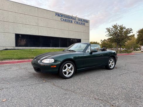 Used 1999 MAZDA MX-5 Miata M-Edition RWD image 9