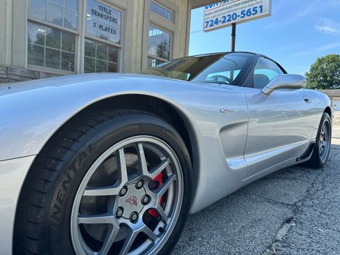 Used 2001 Chevrolet Corvette Z06 Coupe RWD image 9