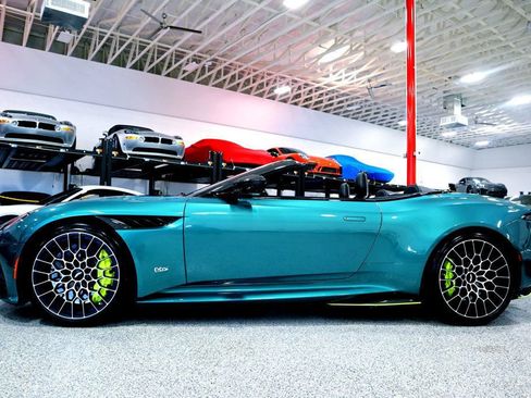 Used 2023 Aston Martin DBS image 2