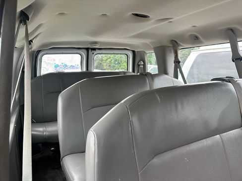 Used 2008 Ford E-350 and Econoline 350 XLT image 9