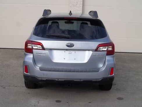 Used 2017 Subaru Outback 2.5i Limited image 6