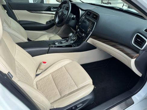 Used 2017 Nissan Maxima Platinum image 13