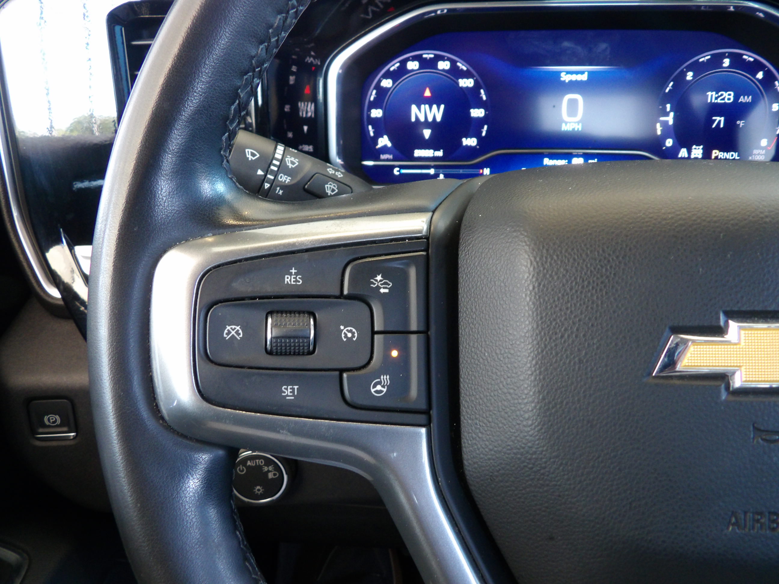 Used 2024 Chevrolet Silverado 1500 4x4 Crew Cab LT image 25