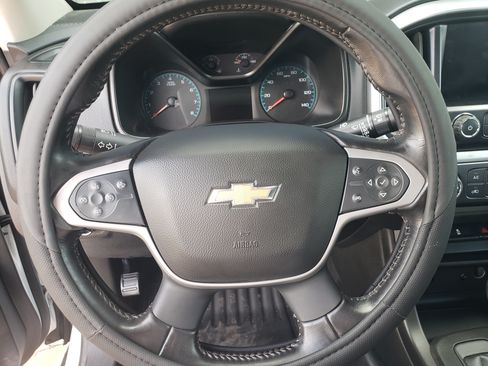 Used 2022 Chevrolet Colorado 2WD Extended Cab LT image 10