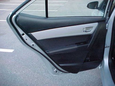 Used 2014 Toyota Corolla LE image 16