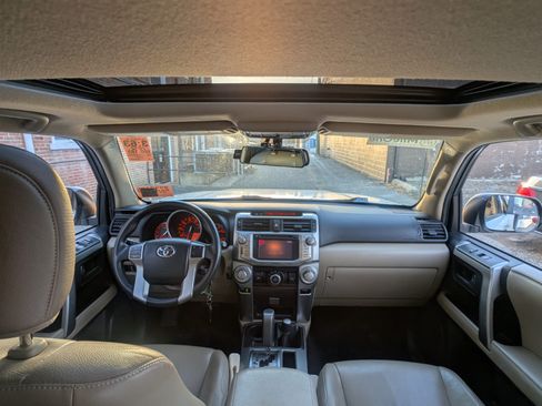 Used 2012 Toyota 4Runner SR5 Premium image 9
