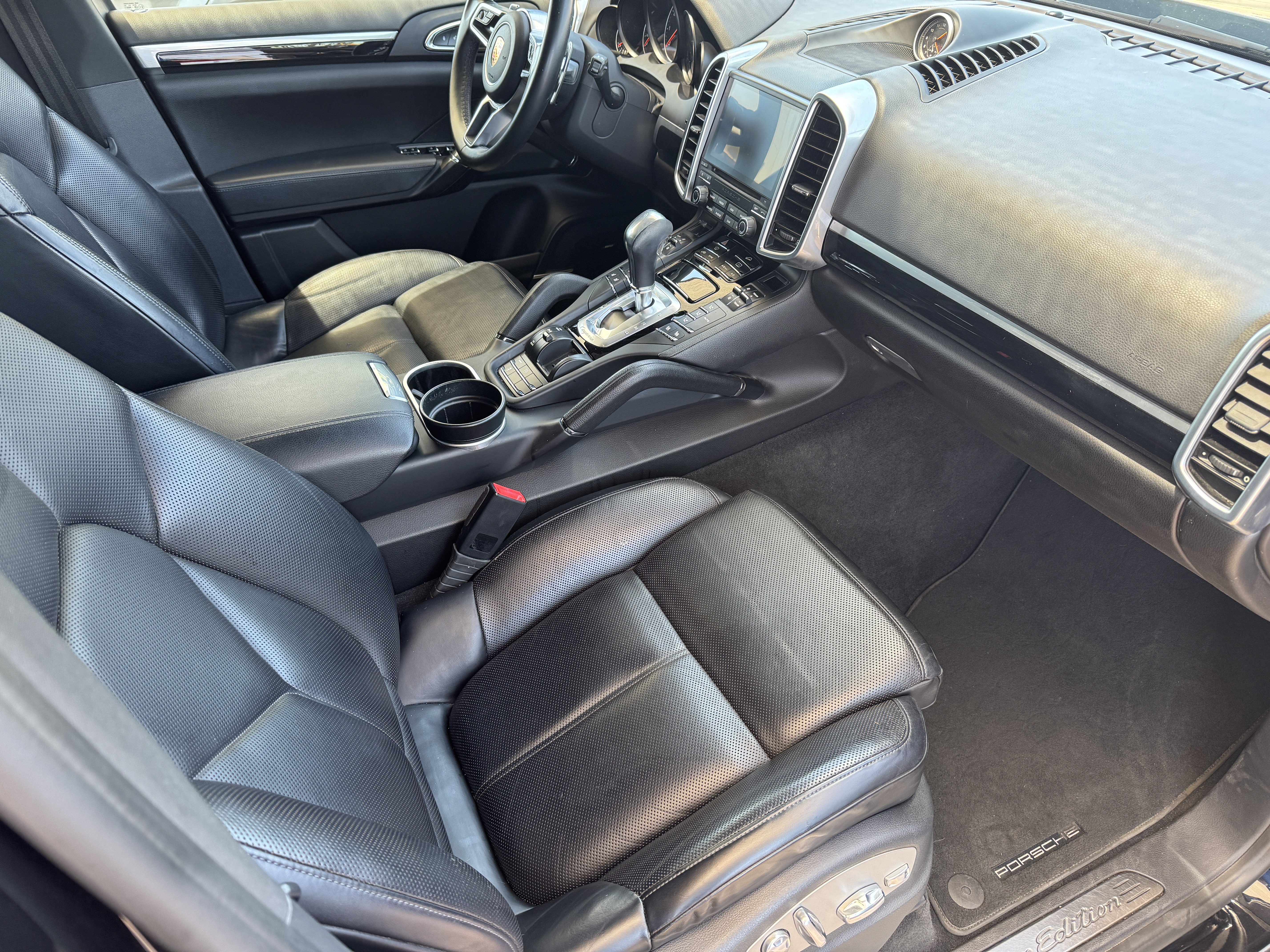 Used 2017 Porsche Cayenne Platinum Edition AWD/4WD image 6