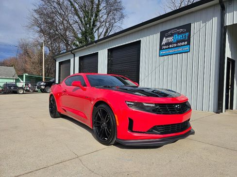 Used 2021 Chevrolet Camaro LT1 image 1