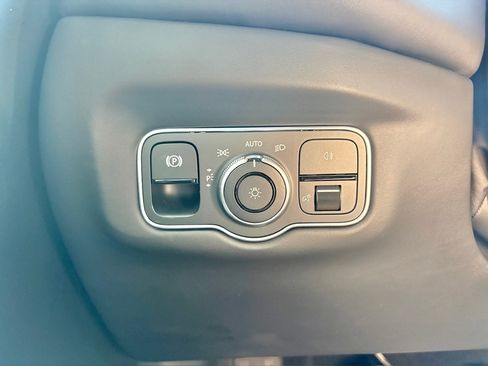 Used 2023 Aston Martin V8 Vantage image 21