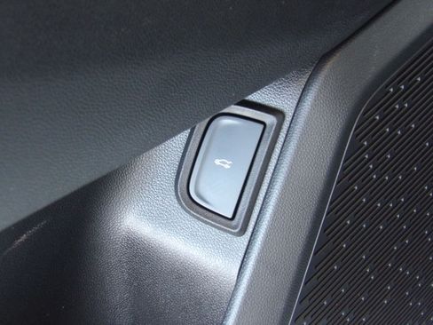Used 2026 Chevrolet Equinox FWD ACTIV image 16