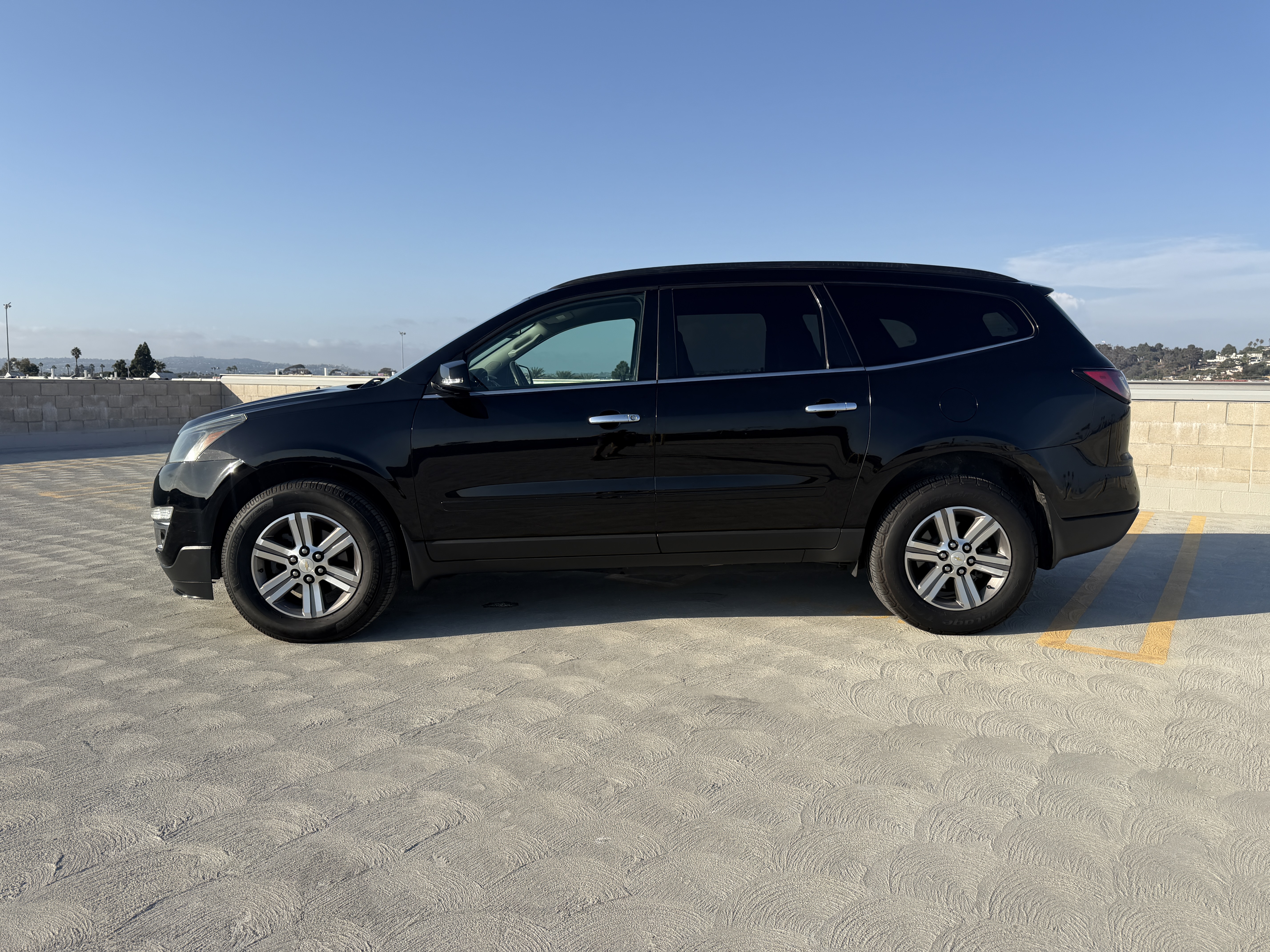 Used 2016 Chevrolet Traverse FWD LT w/ 2LT image 3