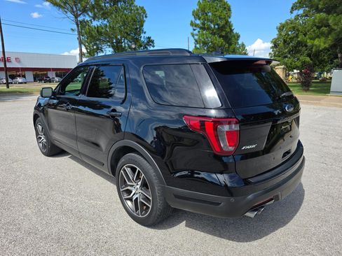 Used 2018 Ford Explorer Sport image 4