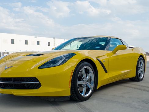 Used 2014 Chevrolet Corvette 2LT image 2